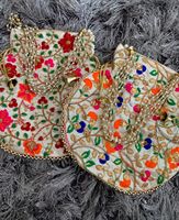 Sac Potli ethnique indien en satin brodé avec poignée en perles, sac à main pour femme, sac à cordon pour mariage, cadeaux de retour pour Sangeet, faveurs