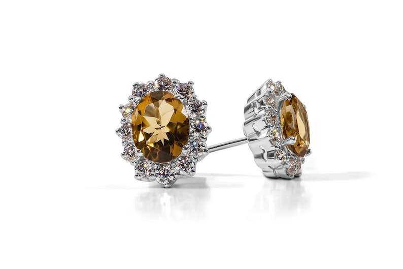 สีเหลือง