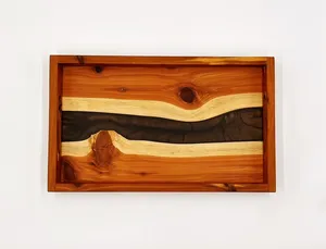 Bandejas de madera modernas con acabado de resina perfectas para servir bebidas y aperitivos con un toque elegante disponible para exportación mundial - Product Image 4