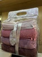 Sac d'emballage pour serviettes en PVC transparent avec fermeture éclair |   Boîte de rangement pour textiles de maison en vinyle transparent |   Vente en gros de couvertures et de draps de luxe