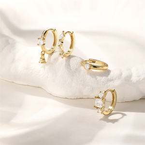 ต่างหูเงินแท้ S925 ชุบทอง ประดับเพชรคิวบิกเซอร์โคเนีย แบบคลาสสิก สำหรับผู้หญิง - Product Image 3