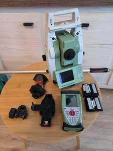 Leica Total Station TS 12 Robotic R 1000 disponible à la vente en bon état - Product Image 2