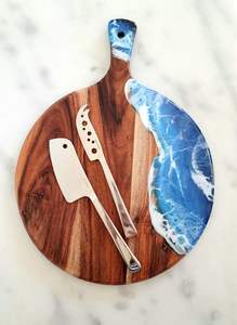 Eco-Friendly Round Shape Acacia <b>Wood</b> Resin Pizza Cutting Board and Chopping Board with Handle for Pizza Platter - Product Image 5