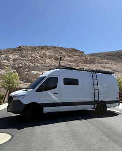 Mercedes-Benz Sprinter 2500, camping-car d'occasion propre, article de vente aux enchères. - Product Image 1