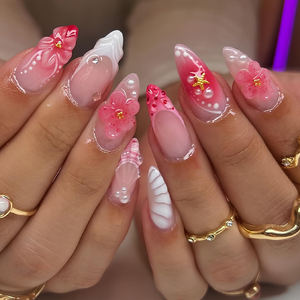 Vente en gros d'usine : <span class=keywords><strong>Faux</strong></span> <span class=keywords><strong>ongles</strong></span> européens et américains, style doux et cool, motif floral, fil rose, forme amande, longs, produit fini - Product Image 1