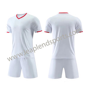 ชุดเสื้อฟุตบอลและชุดยูนิฟอร์มแบบระบายอากาศได้ดี น้ำหนักเบา พร้อมบริการพิมพ์ลายแบบรีดร้อน OEM แขนสั้น - Product Image 4