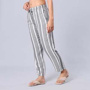 Pantalon de pyjama Evolve pour femme en coton super doux imprimé, coupe décontractée, avec taille élastique et poches, idéal pour l'été - Product Image 4