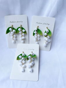 Boucles d'oreilles pendantes au crochet Joia, motif Muguet, cadeau Fête des Mères, bijoux amigurumi faits main - Product Image 1