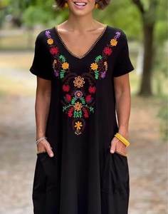 Robe en coton noir brodée Col en V Tunique bohème Robe décontractée Printemps Été Robe faite à la main pour femmes - Product Image 2