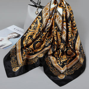 Foulard carré de luxe 90x90 cm en satin imprimé numérique, 100% soie, avec logo, pour femme, finition satinée - Product Image 1