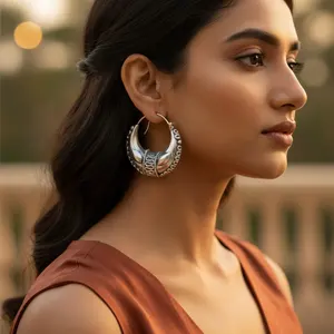 ต่างหูเงินแท้ 925 รูปพระจันทร์เสี้ยว ดีไซน์เก๋ สำหรับผู้หญิง - Product Image 3