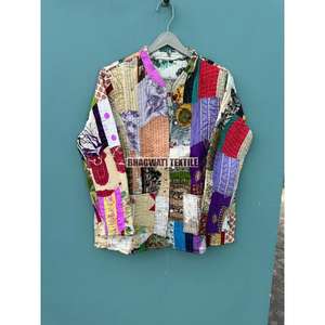 Nueva chaqueta acolchada larga de algodón para mujer, estampado Kantha hecho a mano con diseño de retazos bordados a mano - Product Image 1