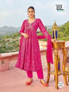 Color de moda para mujer étnico Bandhej impreso Full Flair Kurti Modal 100% Reyon hecho con pantalón y estilo de ropa India Dupatta - Product Image 4