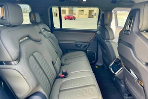 RIVIAN R1S 2023 USADO, Volante a la Izquierda/Derecha - Product Image 2