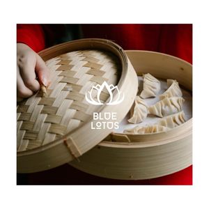 Cuiseur vapeur en bambou disponible pour le service en chambre d'hôtel et les festivals culinaires asiatiques, qualité artisanale et teinte dorée attrayante - Product Image 1