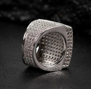 Bague Hip Hop glacée de haute qualité bijoux de déclaration IGI pour les mariages pour les Fans de Rap Street Kings caractéristiques Moissanite disponible faible - Product Image 2