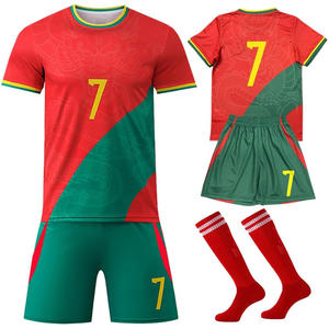 Uniforme de fútbol personalizado completo para hombres con impresión por sublimación, colores del equipo, logotipo del patrocinador, material transpirable y envío rápido - Product Image 1