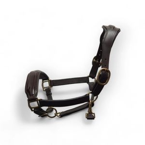 Licol en cuir de cheval dos nu rembourré avec muserolle verni et large bandeau marron - Product Image 1