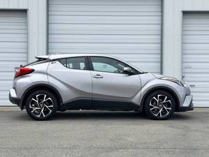 Toyota CHR XLE d'occasion 2018 à prix bas à vendre - Product Image 3