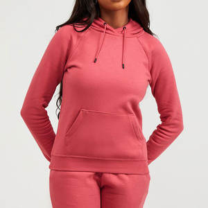 Sweat à capuche long et ample en tricot d'hiver avec badge imprimé en relief personnalisé et pantalon de jogging pour femme - Style streetwear - Product Image 1