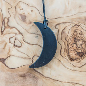 Colgante de Shungita en Forma de Luna Creciente - Product Image 2