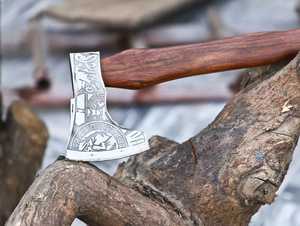 Hachas de acero de Damasco de alta calidad Uso multiusos Diferentes colores Diseño industrial popular con mango de madera Precio de fábrica - Product Image 5