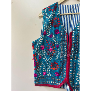 Gilet fait à la main de qualité supérieure fabriqué au Pakistan 100% avec personnalisations Vêtements de fête et de cérémonie élégants - Product Image 4