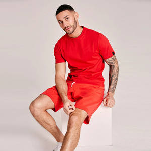 Ensemble d'été pour hommes, t-shirt et short décontractés, style facile pour le café et les rencontres, courts trajets à pied, en vente - Product Image 5