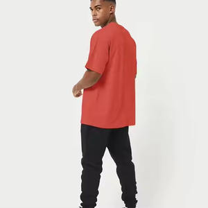 T-shirt de sport décontracté avec logo personnalisé pour hommes, tissu de haute qualité, t-shirt pour commandes en gros, t-shirt uni 100% coton, t-shirt à col rond - Product Image 4