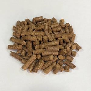 Granulés de bois certifiés ENPLUS A1 (forme bâton) pour système de chauffage, 0,5 % de cendres, 4600 J par caloire, densité 600-800 kg/m³, 10-40 mm - Product Image 1