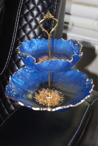 Support de gâteau en résine à haute demande pour mariage et fête d'anniversaire support de gâteau pour hôtels Look moderne support de gâteau en résine en métal 2025 - Product Image 3
