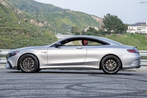 รถเบนซ์ AMG S63 Coupe 700 รุ่นปี 2018 ระดับพรีเมียม ปรับแต่งโดย Brabus ให้กำลัง 700 แรงม้า แบบไร้เสา - Product Image 3