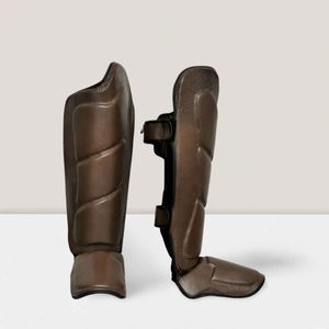 Protège-tibia de football en plastique durable et portable personnalisé en gros Protège-tibia d'entraînement de football pour enfant adulte - Product Image 4