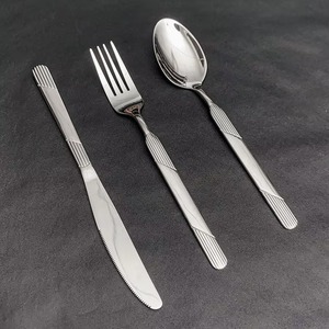 ชุดช้อนส้อมมีดีไซน์คลาสสิกมาใหม่ชุดช้อนส้อมมีดสเตนเลสคุณภาพดี - Product Image 3