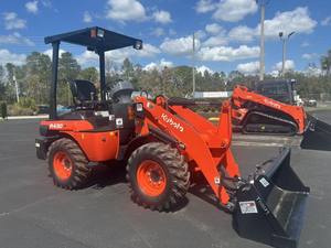 Chargeuse sur pneus compacte Kubota R430 |   Chargeur frontal Kubota d'occasion |   Mini-chargeur articulé pour la construction agricole - Product Image 3