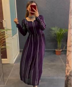 NOUVEL ARRIVAGE DOUBLURE GEORGETTE IMPRIMÉ NUMÉRIQUE KURTI VIN COULEUR CASUAL WEAR PRIX DE GROS VÊTEMENT ETHNIQUE - Product Image 1