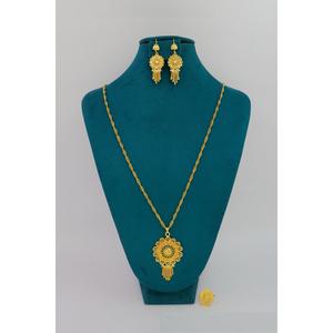 Conjunto de colgante chapado en oro Conjunto de colgante tradicional de fiesta de joyería india de aspecto dorado de alta calidad con pendientes para mujer - Product Image 2