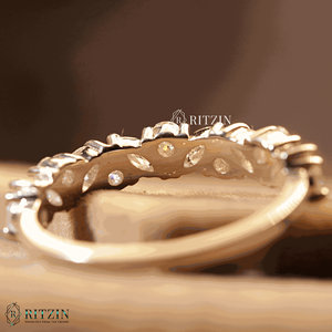 Marquesa y forma redonda Moissanite Half Eternity Wedding Band para mujer - Product Image 3