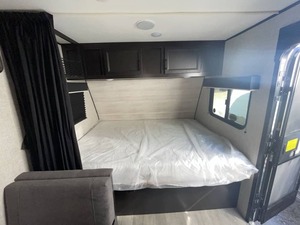 Caravane d'occasion Jayco Jay Flight S-l-x 174BH 2022 prête à la vente – Remorque de voyage, caravane, maison mobile, camping-car à vendre - Product Image 2