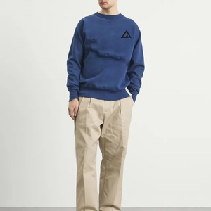 เสื้อสเวตเชิ้ตคอกลมผ้าฝ้าย 320gsm คุณภาพสูง พิมพ์โลโก้ตามสั่ง ปี 2025 สำหรับผู้ชายและผู้หญิง สวมใส่ได้ในฤดูหนาว แบรนด์ Ako - Product Image 4