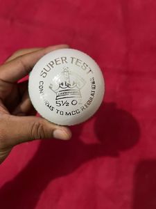 Nuevo estilo Kookaburra cuero blanco pelotas de críquet de 2 piezas pelotas de cuero duro para críquet - Product Image 6