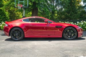 Excellent état, Aston Martin V12 Vantage d'occasion de 2011 - Product Image 6