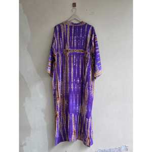 Robe kimono tie-dye bohème faite à la main pour femme, paréo de luxe style sari - Product Image 4