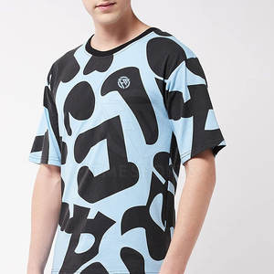 Camiseta básica de talla grande para hombre con material suave y duradero Camiseta de talla grande para hombre con mangas anchas y diseño de ajuste relajado - Product Image 3