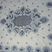 Housse de table à manger personnalisée de luxe, tissu organza carré, broderie florale, nappe de mariage faite à la main, réutilisable, 100x100cm