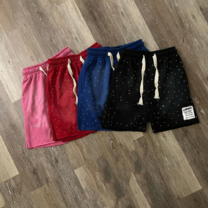 กางเกงขาสั้นสำหรับผู้ชายกางเกงขาสั้นสไตล์สตรีทแวร์สำหรับผู้ชายผ้าฝ้าย100% ทรงหลวมซีดจางพร้อมพลอยเทียมสไตล์ลำลอง - Product Image 1