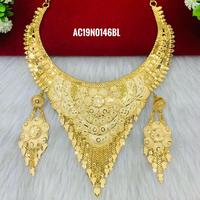Nouvel ensemble de bijoux plaqué or 18 carats de haute qualité avec collier chaîne en laiton à motif floral classique et boucles d'oreilles micro-incrustées, 18 pouces