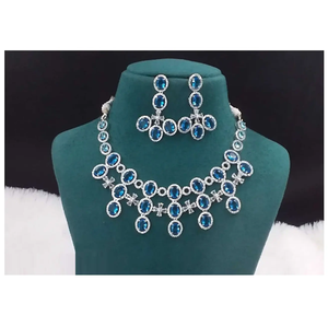 Ensemble exclusif de colliers et de boucles d'oreilles en laiton AD Design classique élégant pour mariage et fête expédié d'Inde - Product Image 1