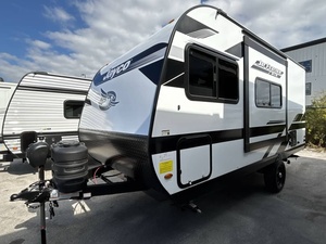 Nouvelle caravane de voyage Jayco Jay F-e-a-t-h-e-r A-i-r 16RB 2026, en aluminium blanc et acier inoxydable de qualité supérieure - Product Image 4
