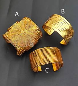 Brazalete Ancho ajustable hecho a mano de latón chapado en oro brazalete de moda joyería - Product Image 1